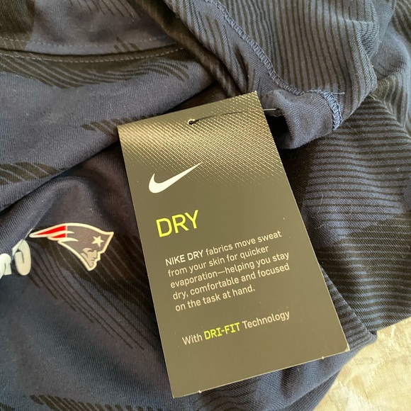 🎁NWT New England Patriots Nike Sideline Impact Hoodie Performance LS T Shirt M - Picture 5 of 8